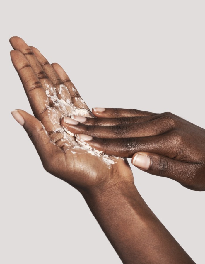 Iluma Intense Brightening Exfoliating Powder